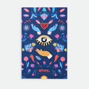 3701344212940-pins-xl-heart-on-hand-xl